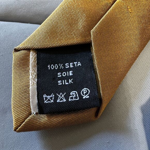 Versace XL Gold Silk Tie Abstract Swirl Medusa Logo Made In Italy  67"L x 3.75"W - Picture 14 of 16